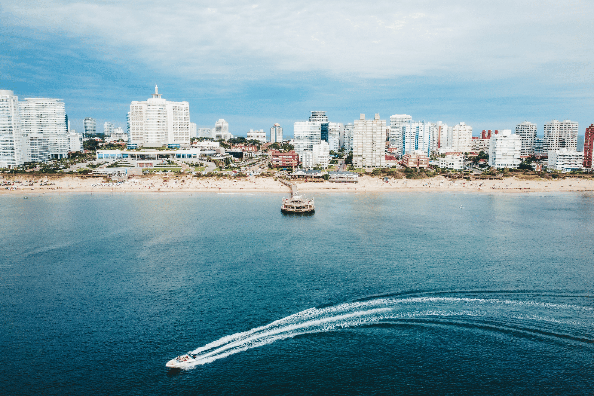 Cómo Obtener una Residencia Fiscal en Uruguay