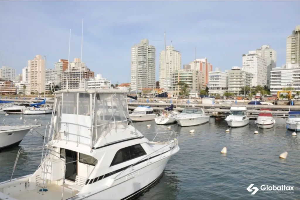 Yachts in the Punta del Este marina, a destination for new tax residents in Uruguay